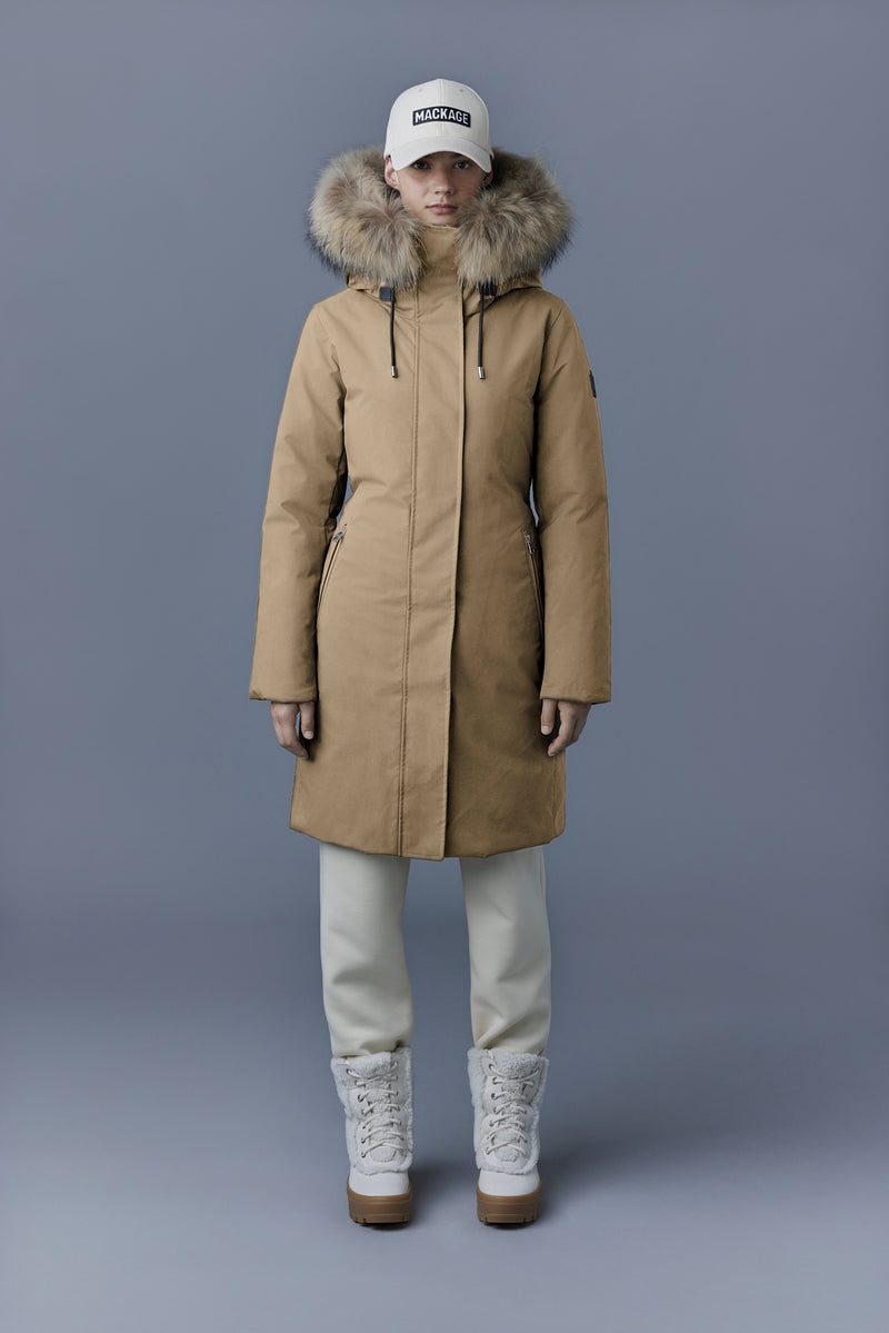 Mackage SHILOH 2-IN-1 fitted down with removable bib and natural fur Rockar Dam Ljusbruna | 048OZKEGQ